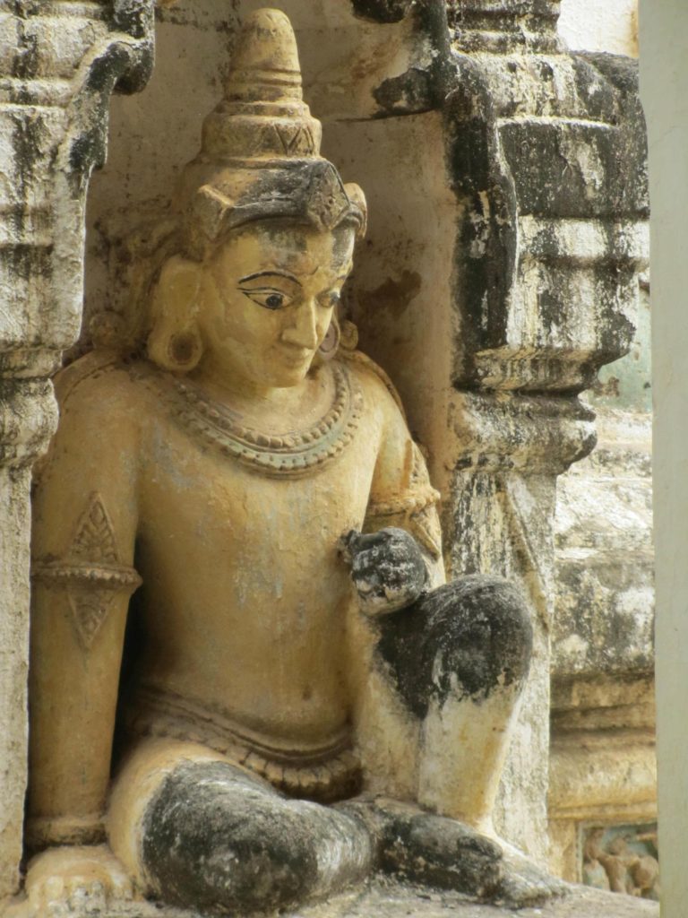 Bouddha, Bagan, Myanmar-Birmanie (Hasamélis)