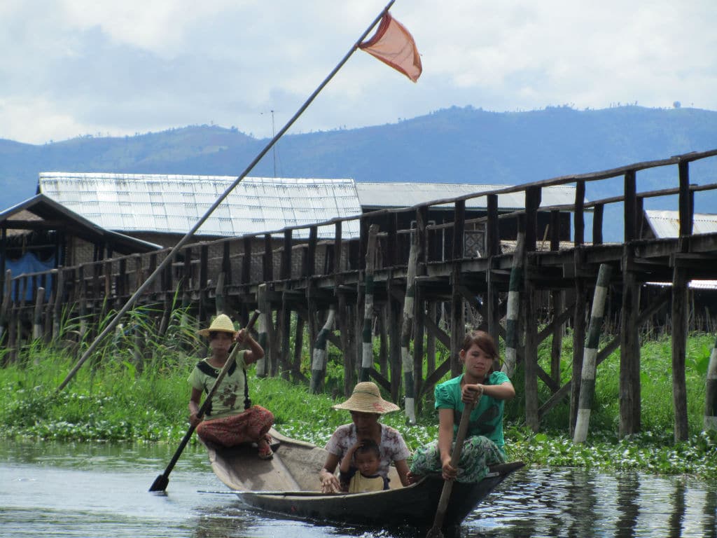 Pêcheurs au travail, le lac Inlé, Myanmar-Birmanie (Hasamélis)
