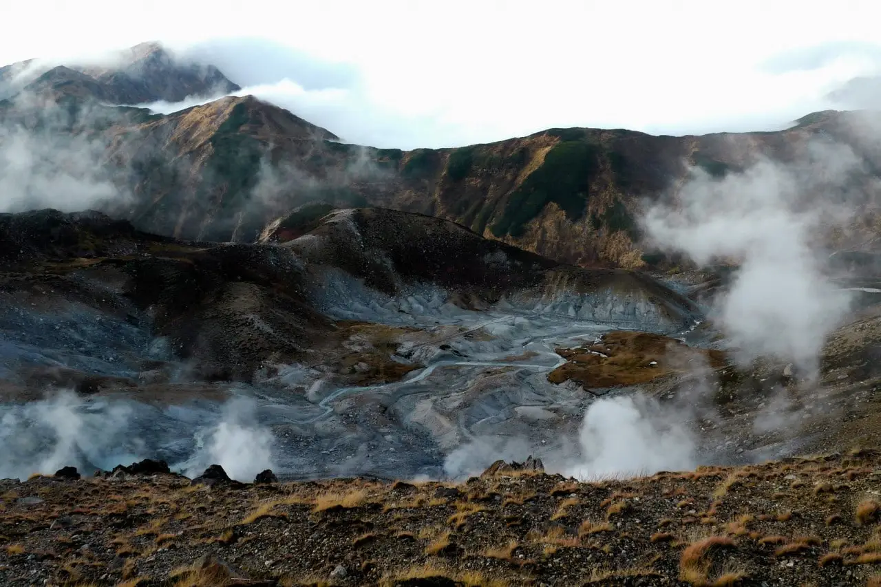 Voyage culturel Hasamélis - Jigokudani, Tateyama, Japon (Leung Chopan / Freepik)