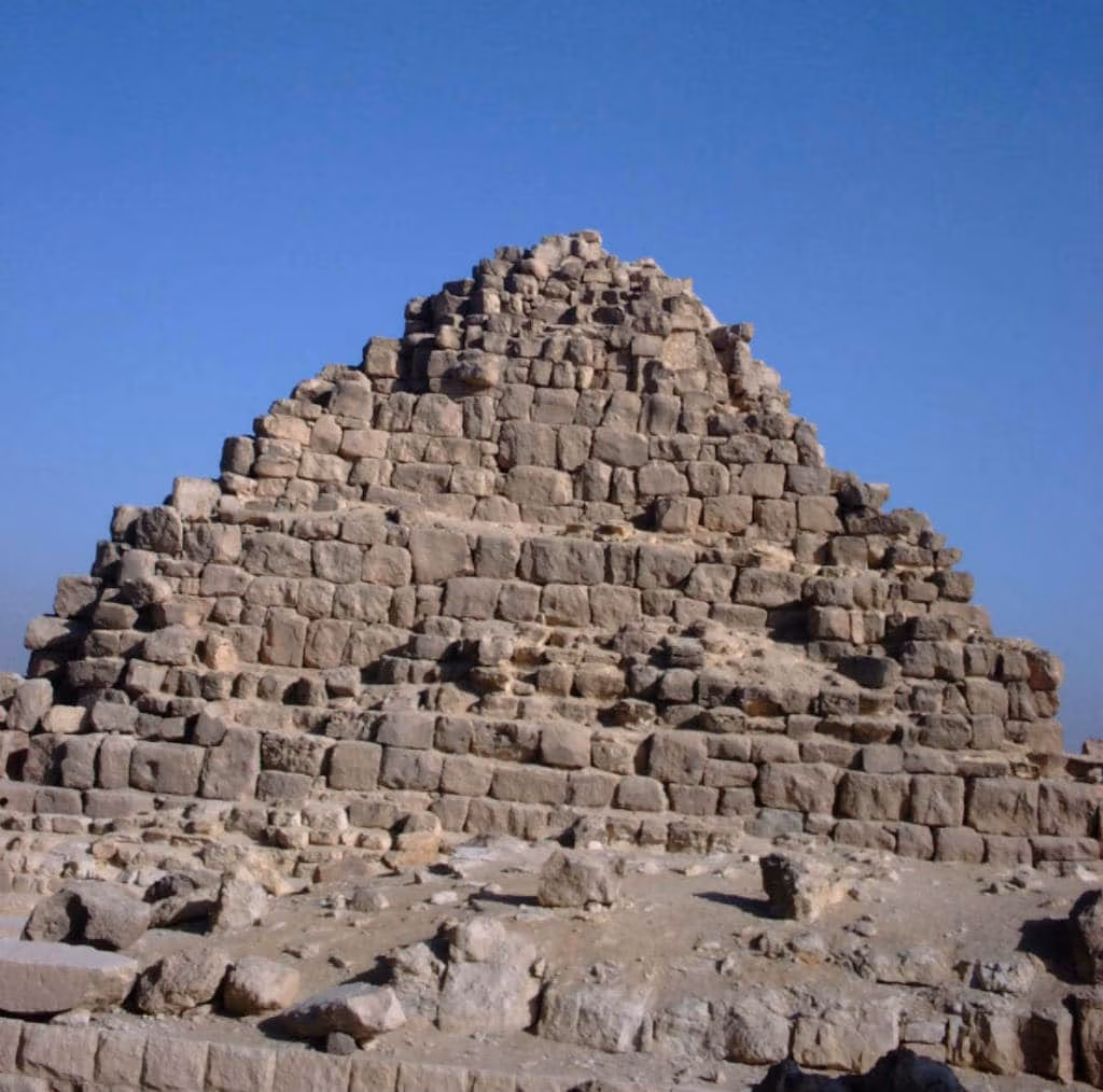 Tombe de la reine, pyramide de Keops, Le Caire, Égypte (Hasamélis)