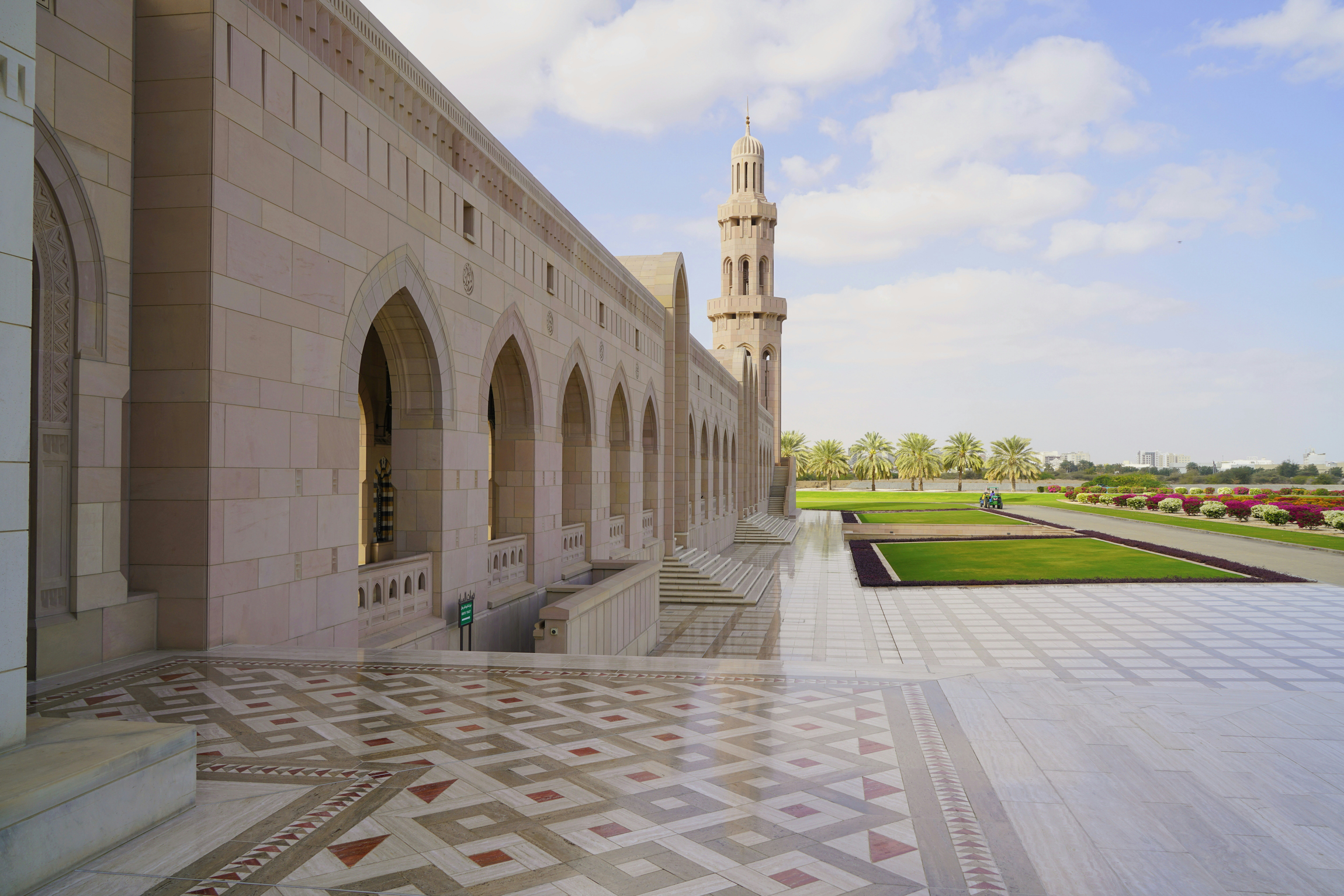 Grande mosquée d'Oman (Niklas Weiss / Unsplash)